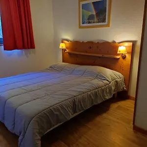 https://chamrousse-1700-silc13-rez-de-jardin-ouest.hotels-rhonealpes.com